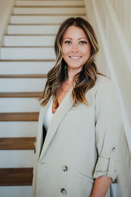 Portrait of Sarah Riggs, Realtor, Broker Associate